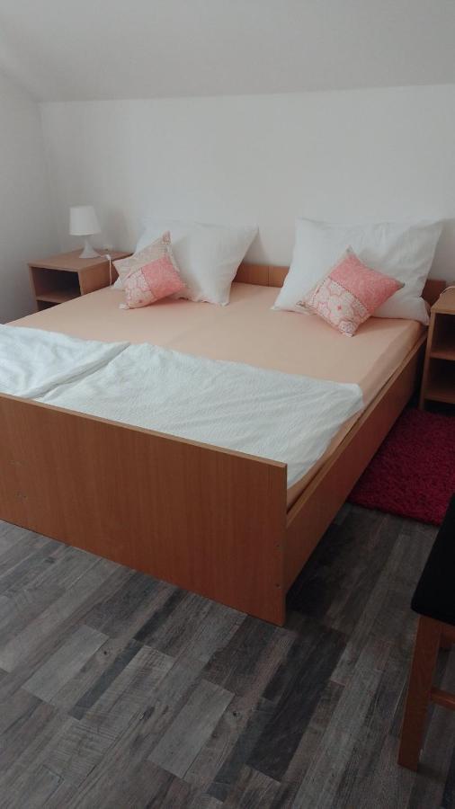 Apartamento Keti Plaški Exterior foto